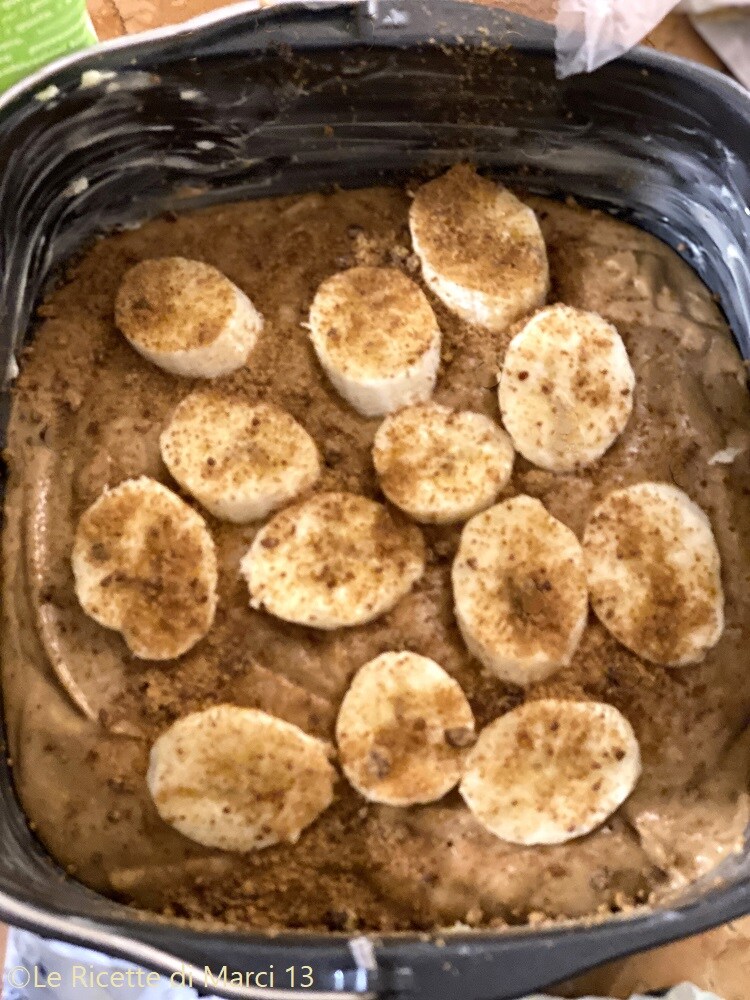 Light banana bread in air fryer mold