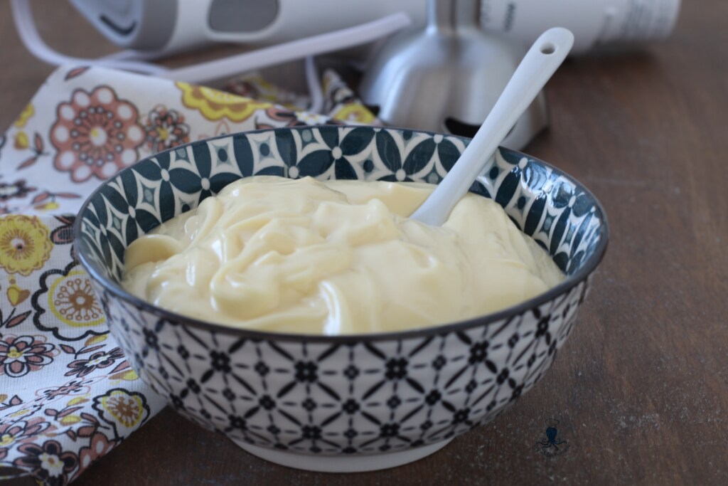 Mayonnaise with the immersion blender1