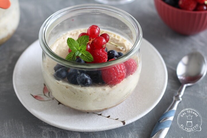 Microwave-Baked Cheesecake in a Jar