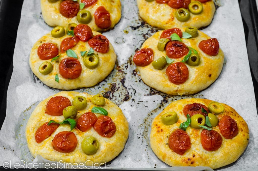 Mini Flatbreads with Cherry Tomatoes and Olives