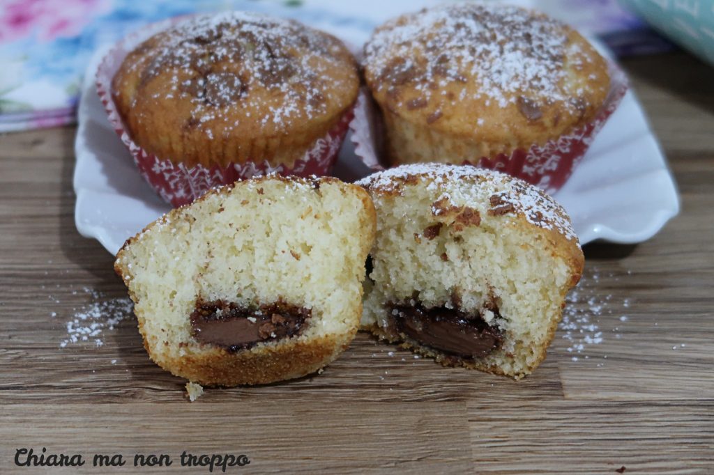 Muffins with a Delicious Nutella Heart