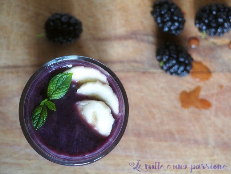 Mulberry and Banana Smoothie