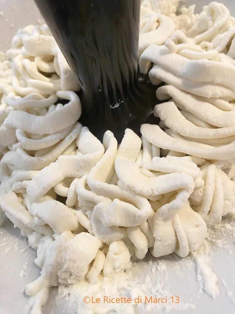 Neapolitan White Lasagna with White Ragù ricotta
