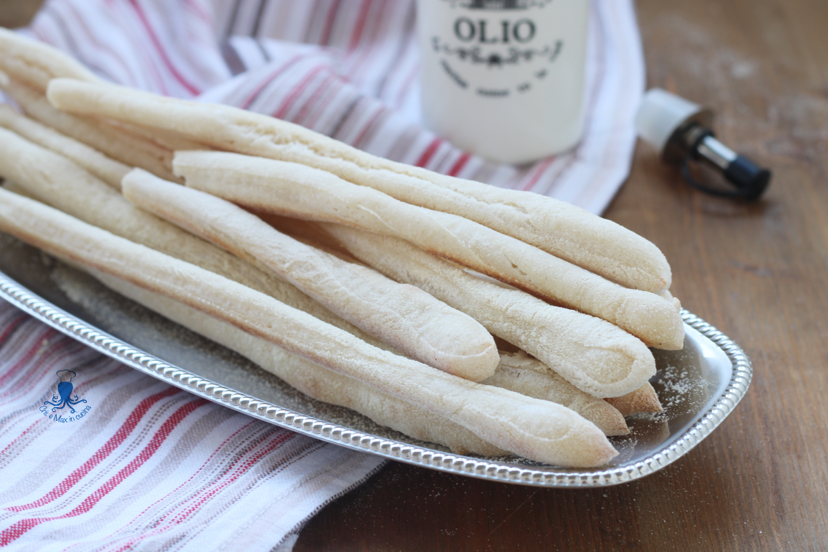 Oil Breadsticks, leavened recipe with and without Thermomix
