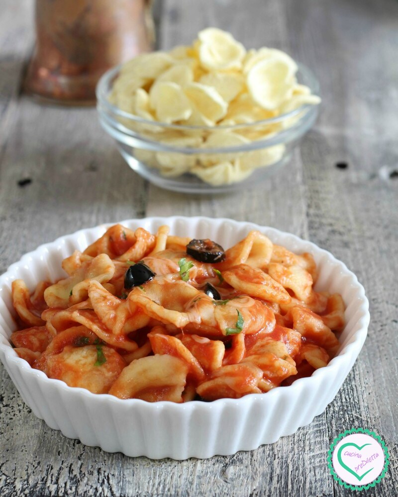 Recipe Orecchiette with Scamorza, Olives, and Tomato