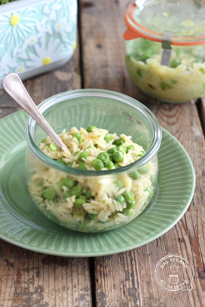 Orzo with peas in jar cooking