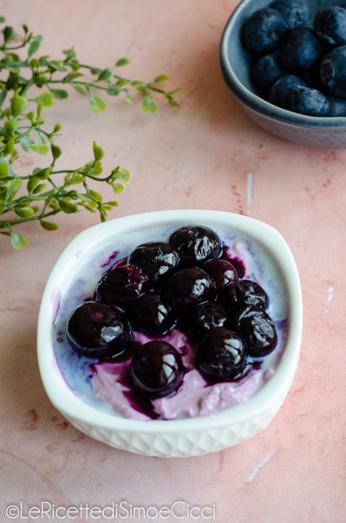 Overnight blueberry porridge