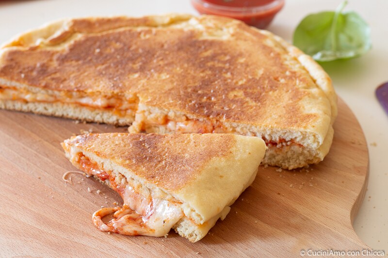 PIZZA STYLE FOCACCIA IN A PAN