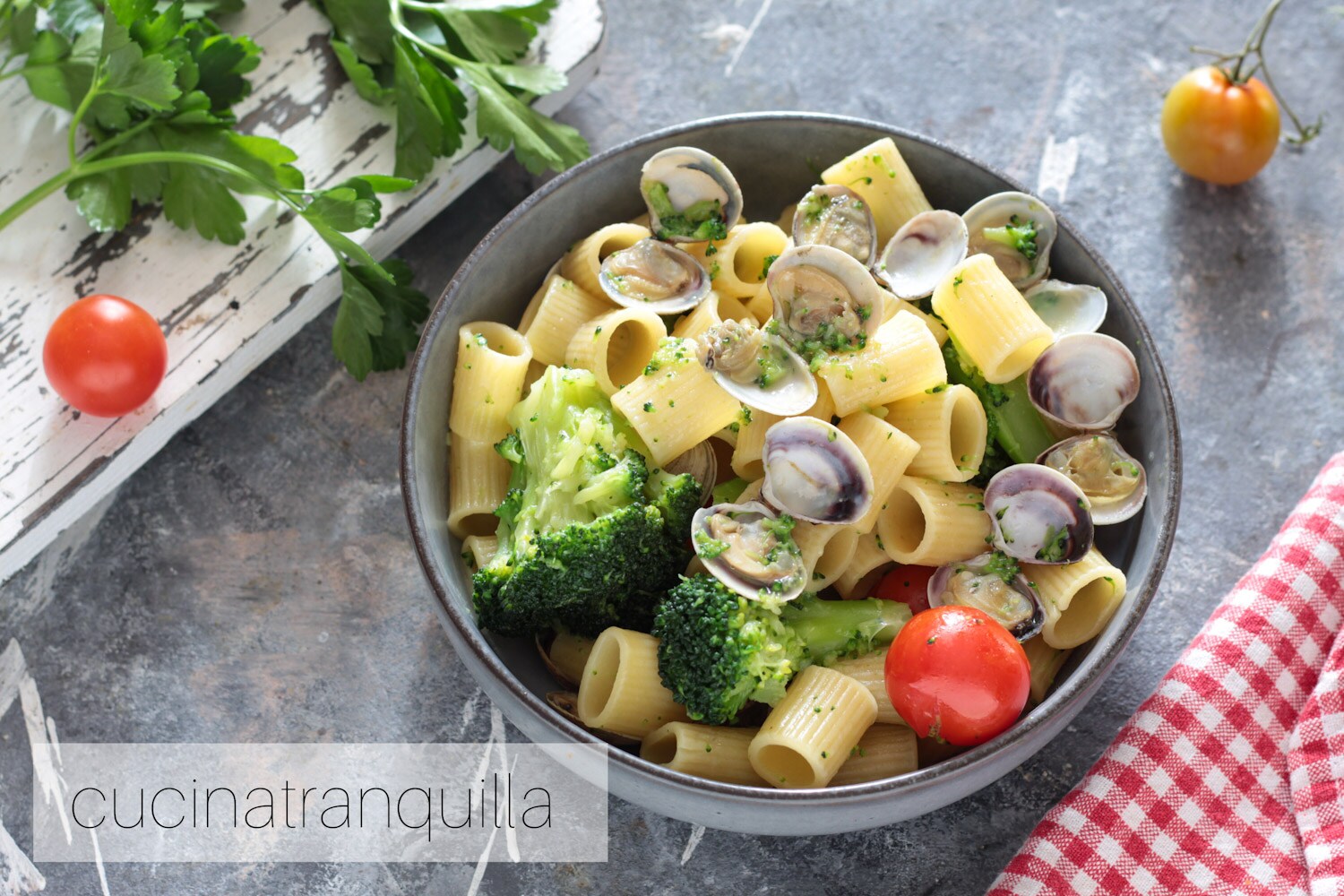 Half sleeves broccoli and clams