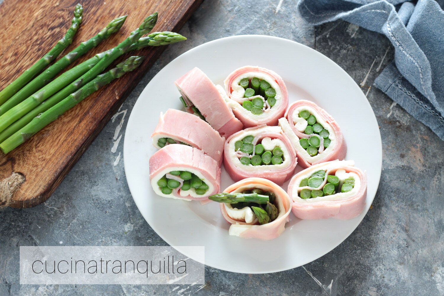 Mozzarella Roll with Asparagus