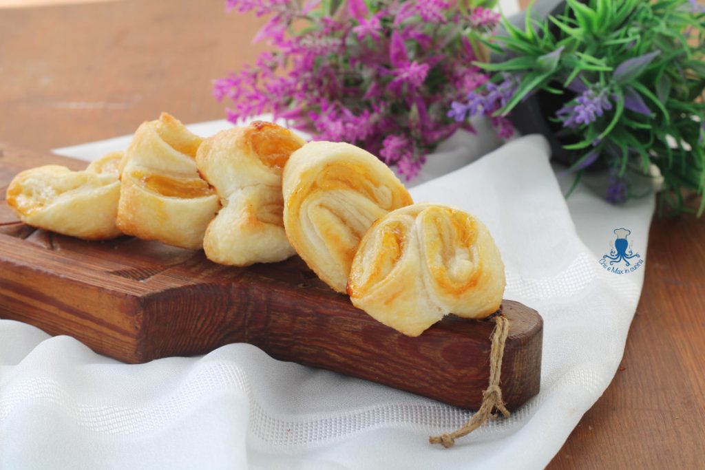 puff pastry fans with jam