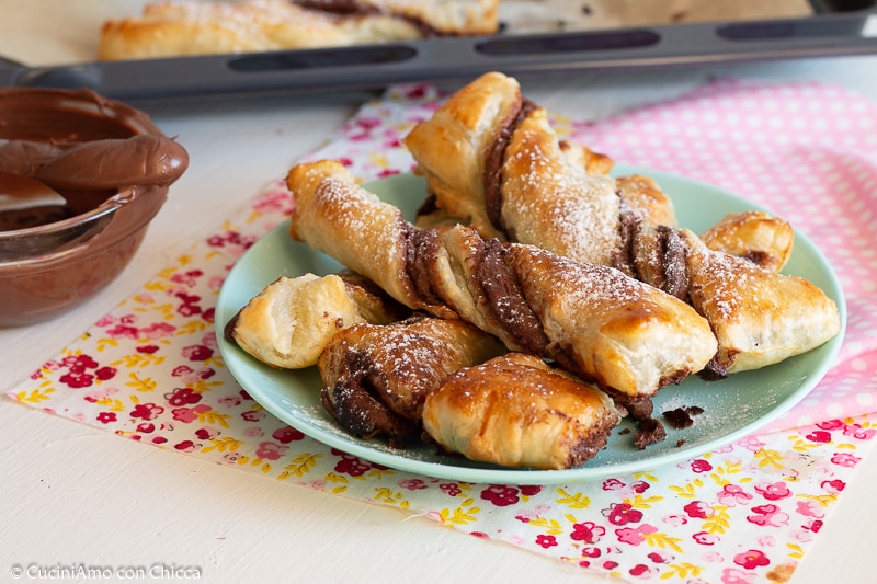 PUFF PASTRY TWISTS WITH NUTELLA