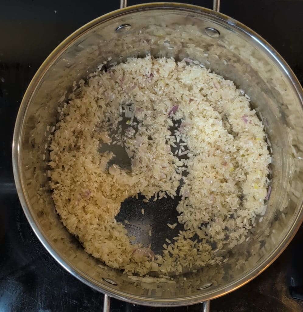 Rice with Frozen Peas and Tomato: Easy, Quick and Creamy