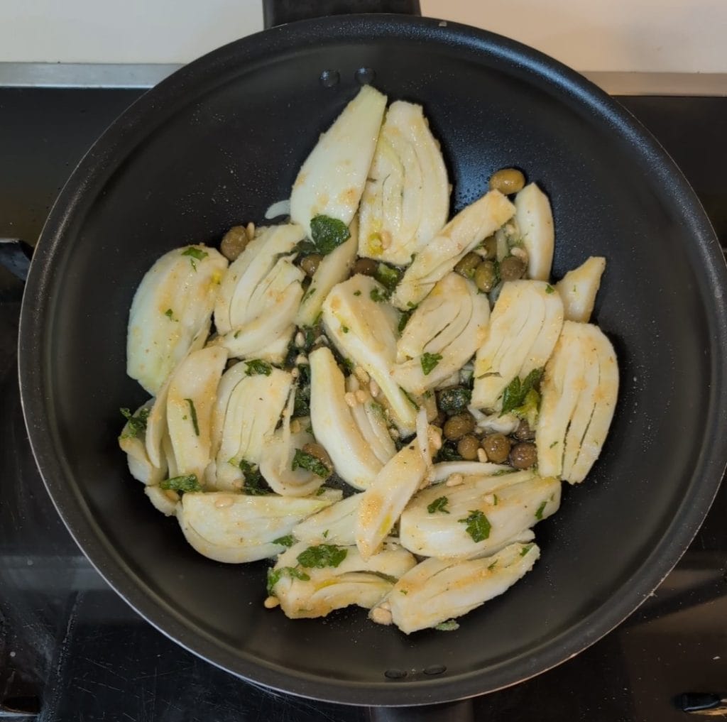 Pan-Seared Fennel with Breadcrumbs: Ready in 15 Minutes!