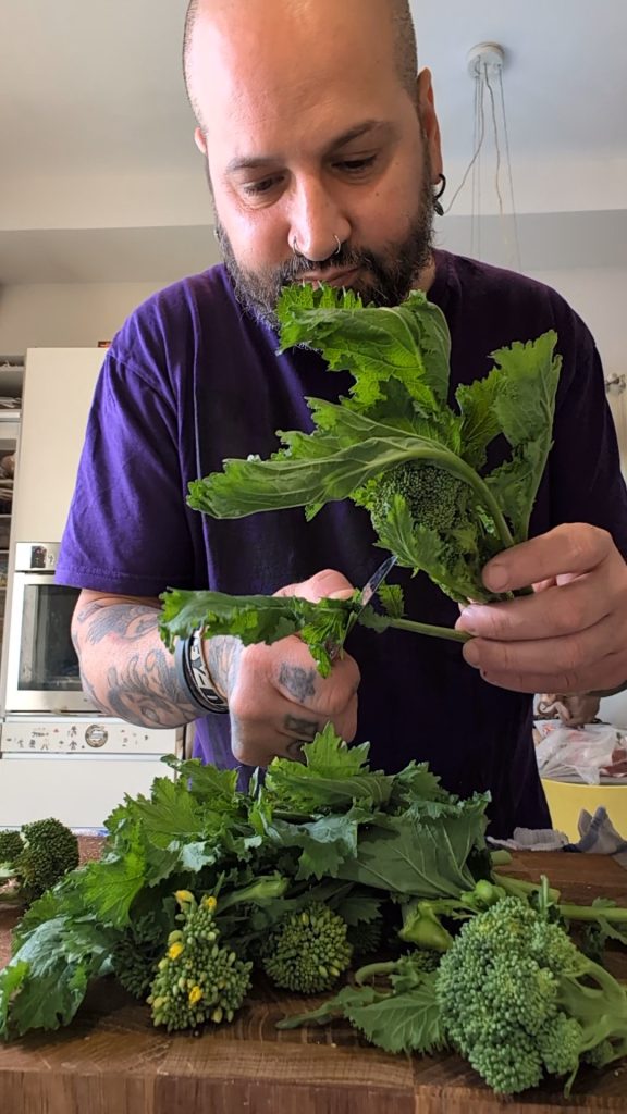 How to Cook Broccoli Rabe in a Pan: Easy and Quick Recipe