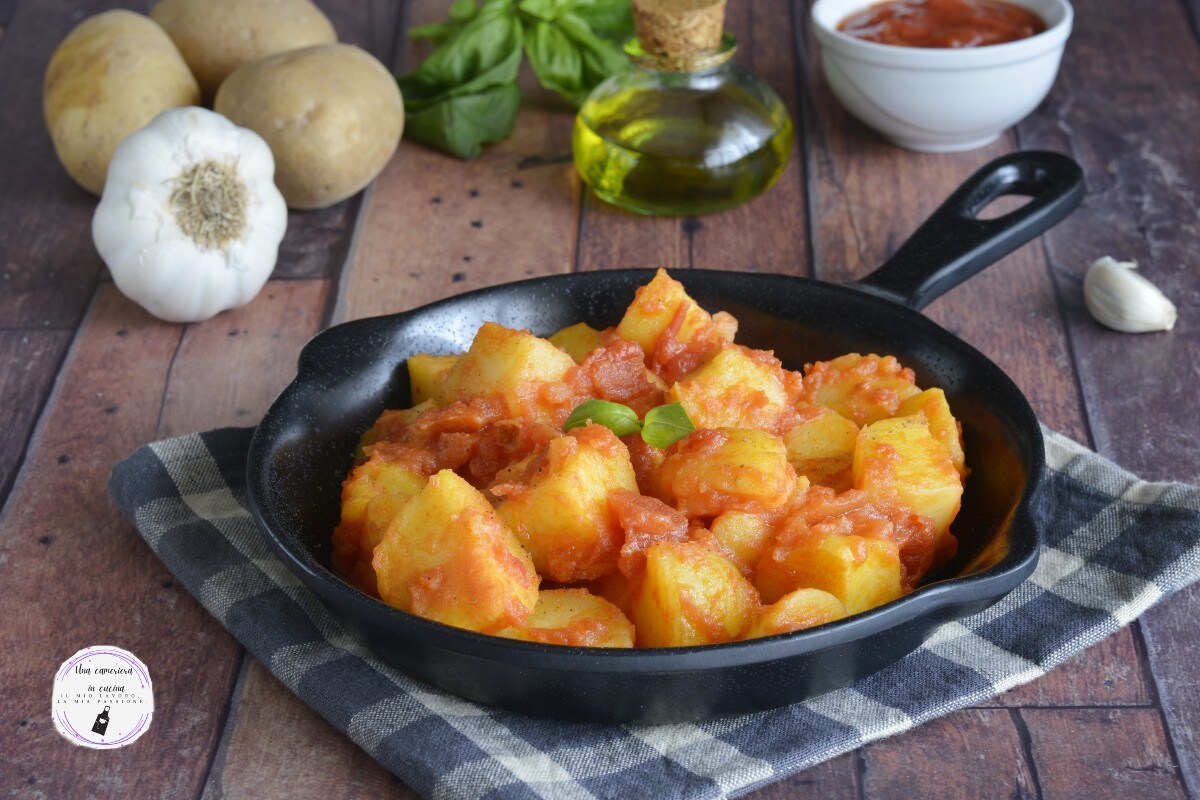Pan-Fried Potatoes with Tomato