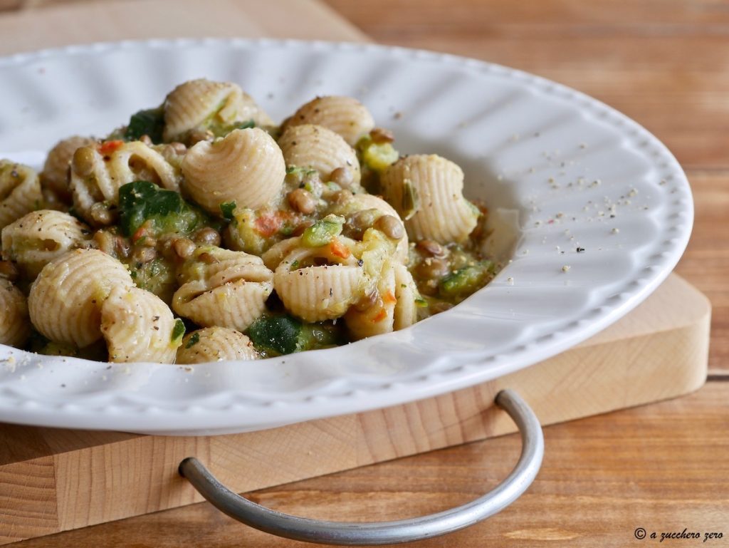 Pasta and Lentils with Zucchini | Creamy and Velvety Summer Soup
