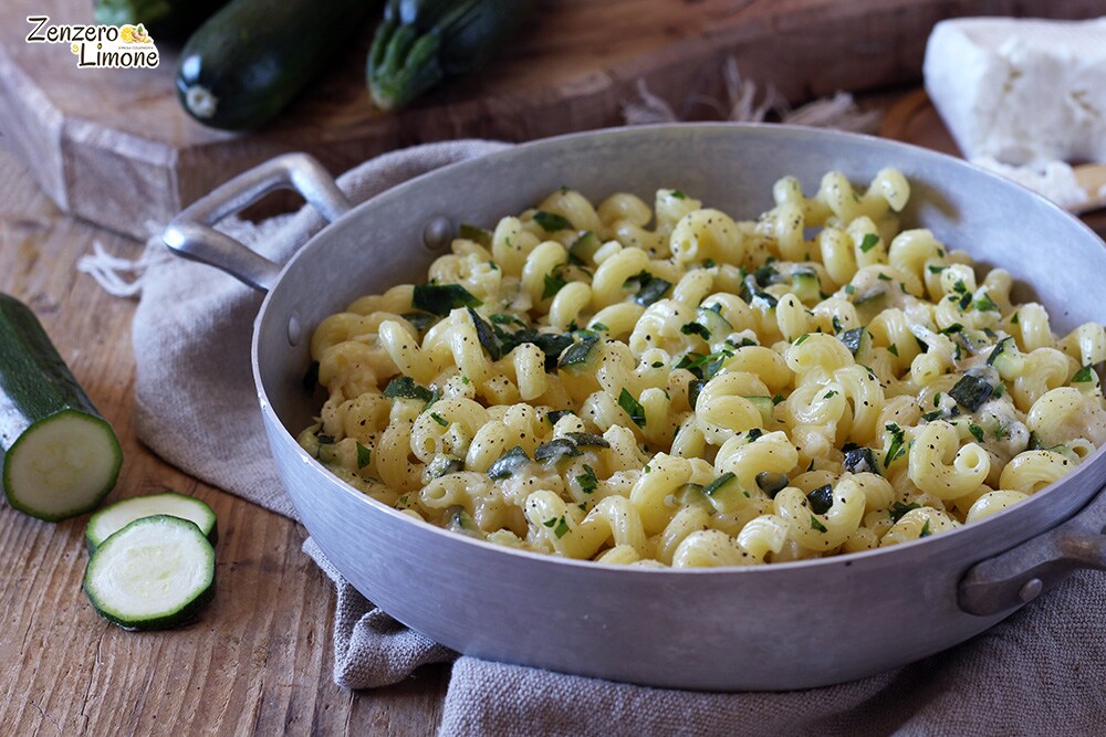Pasta with Crescenza Cream and Zucchini