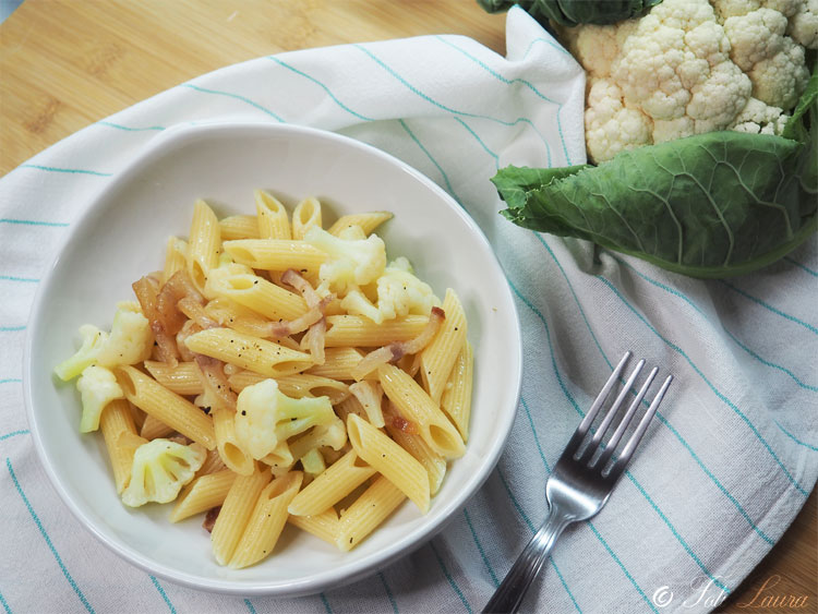 Pasta with cauliflower and guanciale with fresh vegetables