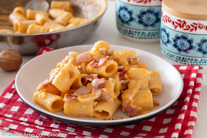 Pasta with Pumpkin and Walnuts
