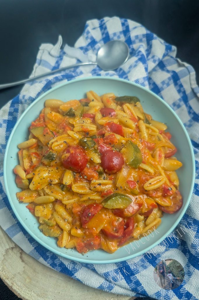 Pasta with Zucchini and Peppers Creamy Vegetarian Recipe