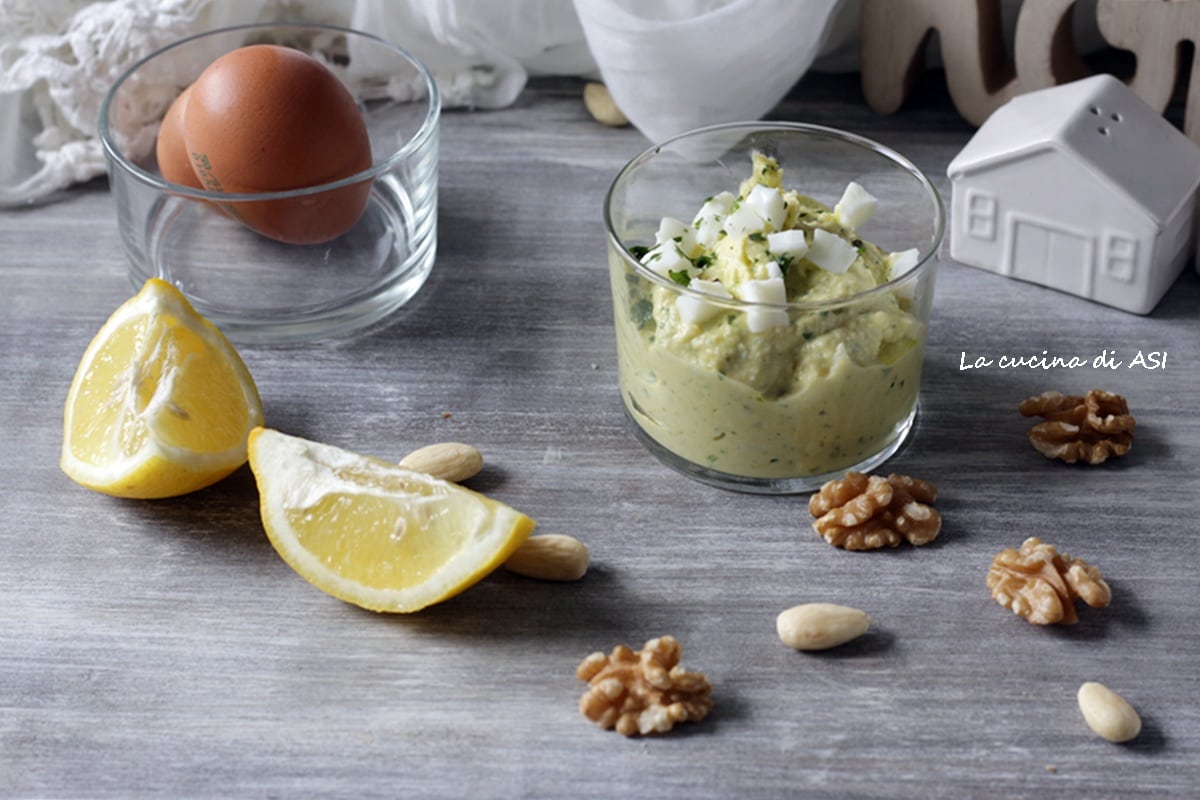 Pesto with Hard-Boiled Eggs and Parsley – Creamy, Nutritious, and Surprising