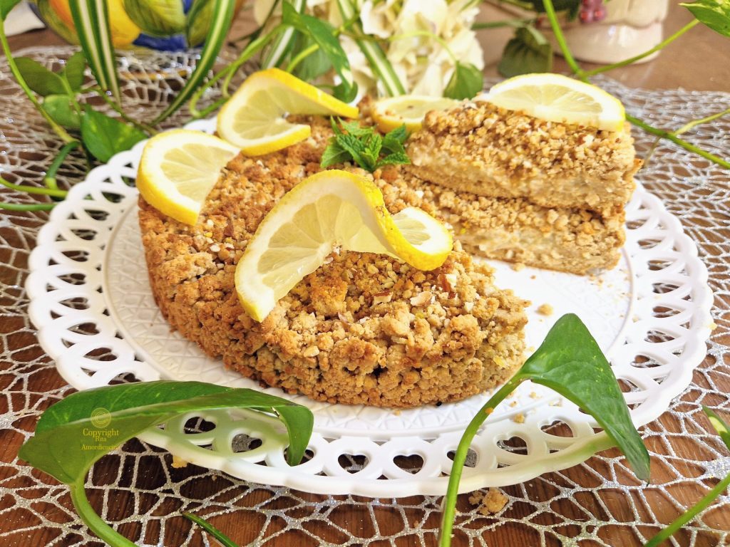 The Crumbly Pie Filled with Lemon Compote