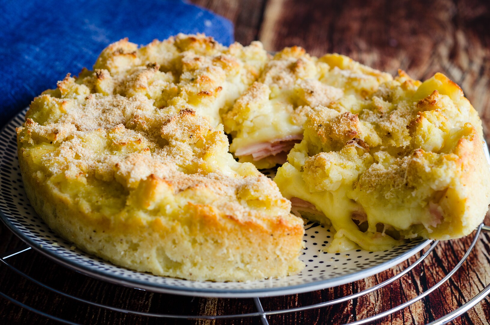 Potato Crumble with Ham and Mozzarella