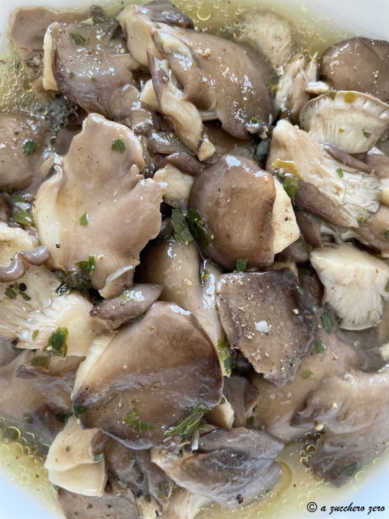 Preparation of Pan-fried Pleurotus Mushrooms with Lemon
