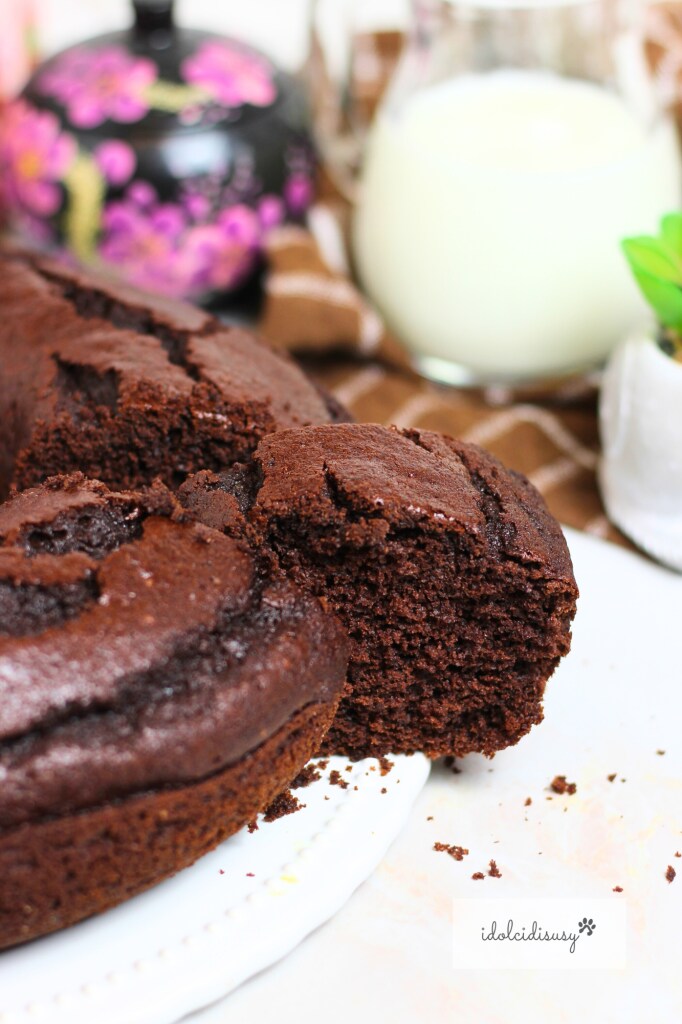 idolcidisusy Soft Ring Cake with Cream and Cocoa