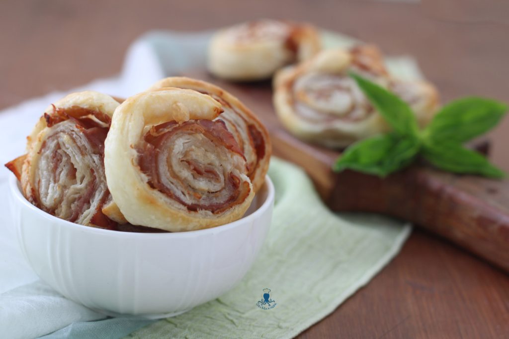 Puff Pastry Roses with Prosciutto