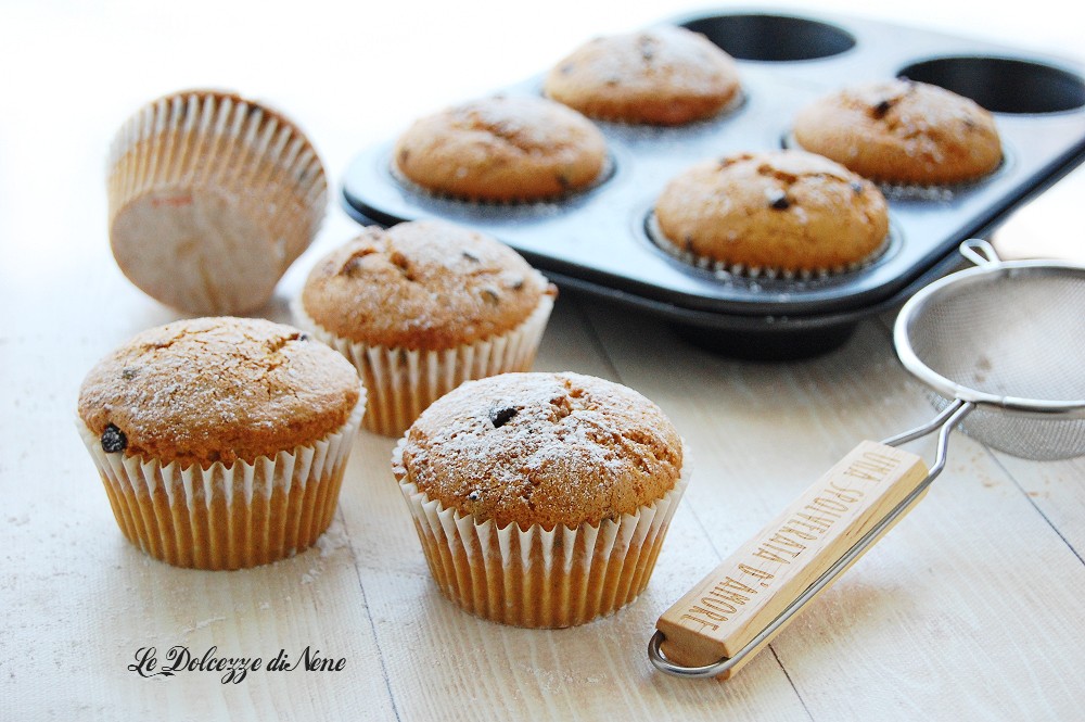 PUMPKIN MUFFINS WITH CINNAMON AND CHOCOLATE