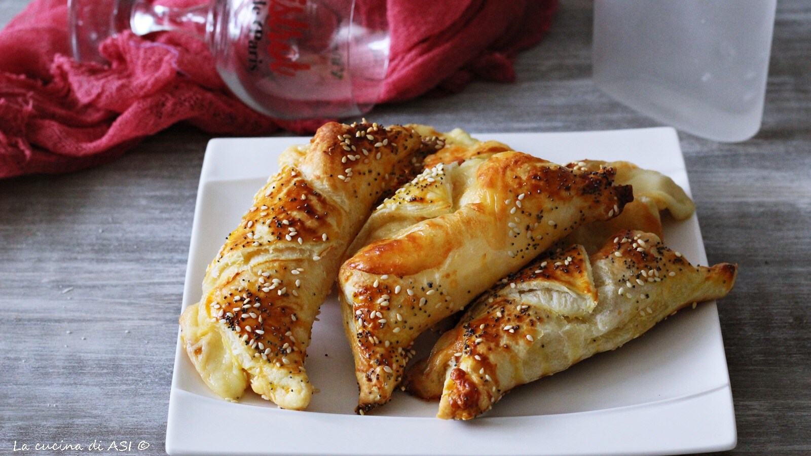 QUICK SAVORY CROISSANTS