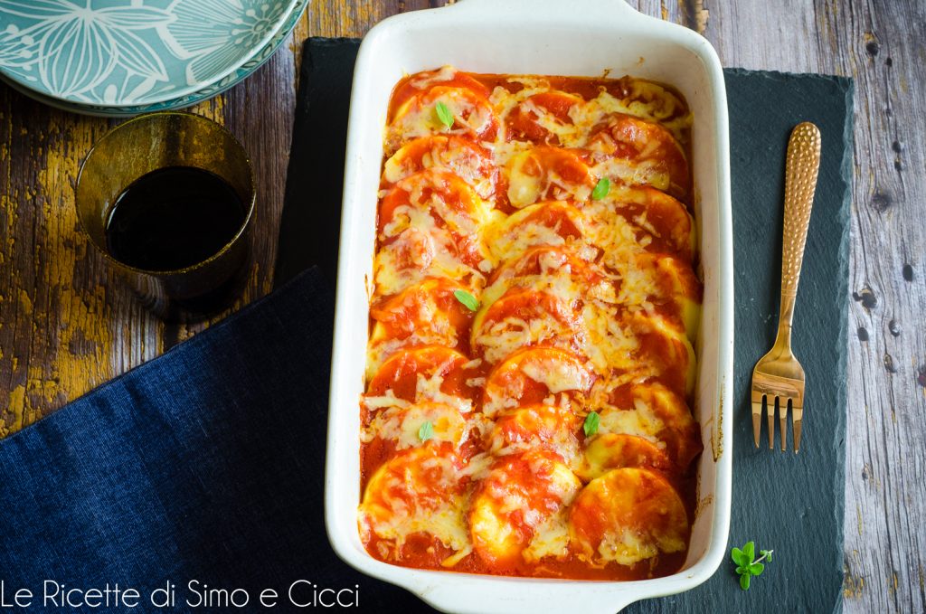 Roman-Style Semolina Dumplings with Tomato Sauce