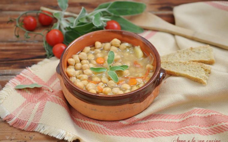 Creamy Rice and Chickpea Soup