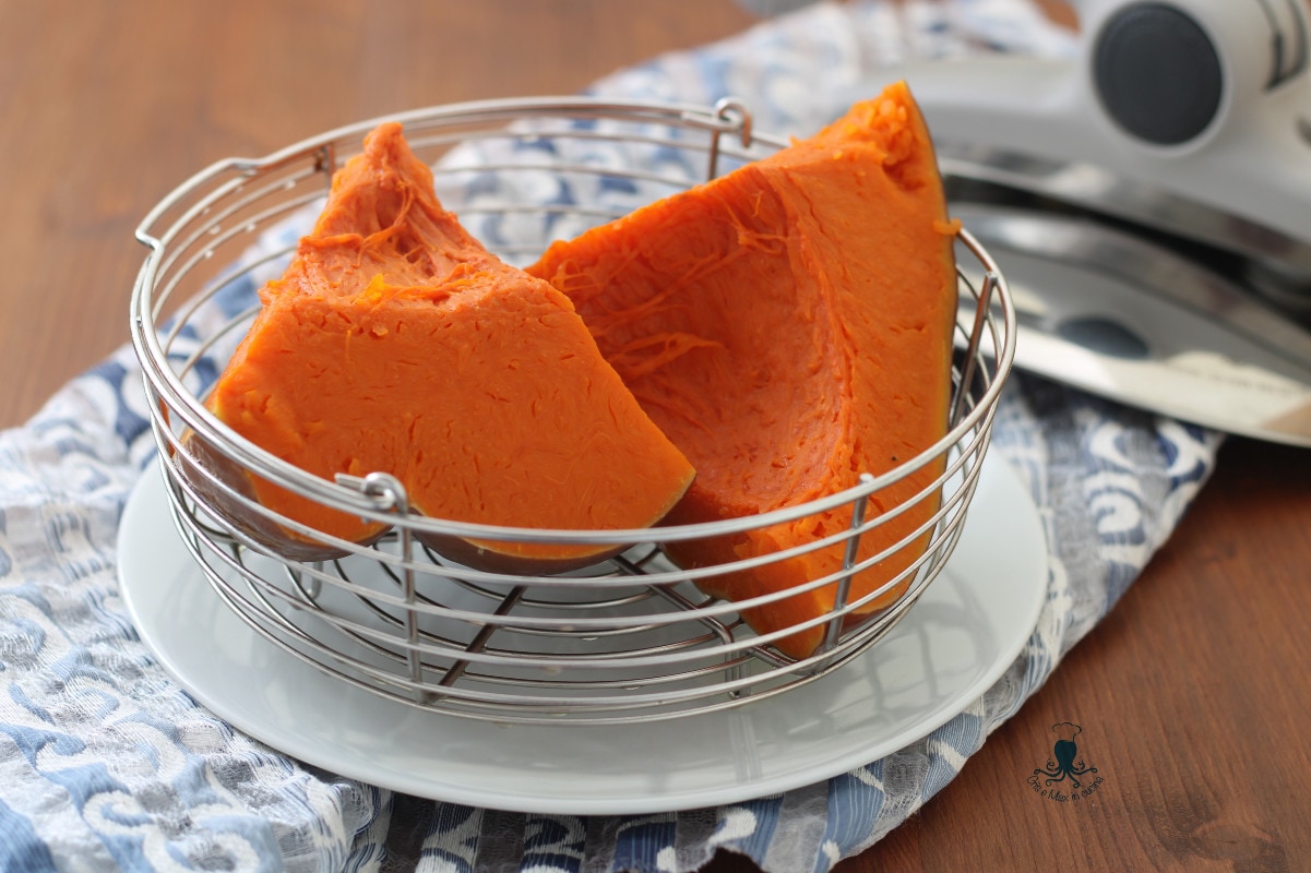 Steamed Pumpkin with Pressure Cooker
