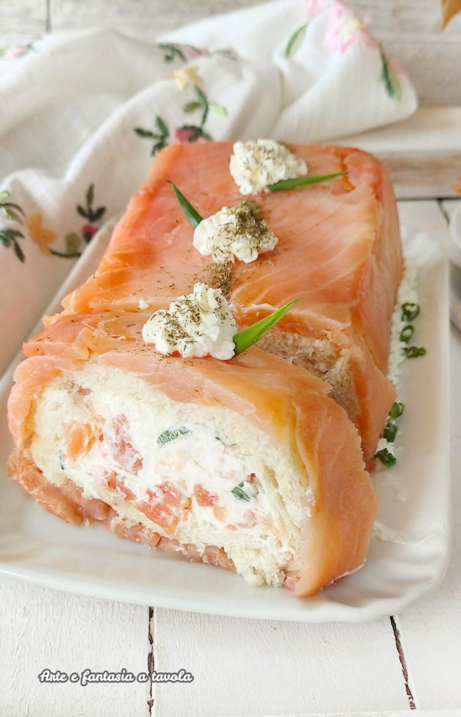 Salmon and Philadelphia Log, a sophisticated Easter appetizer with 3 ingredients everyone loves