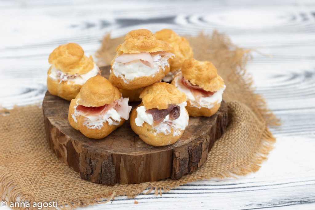 Savory cream puffs with many delicious fillings