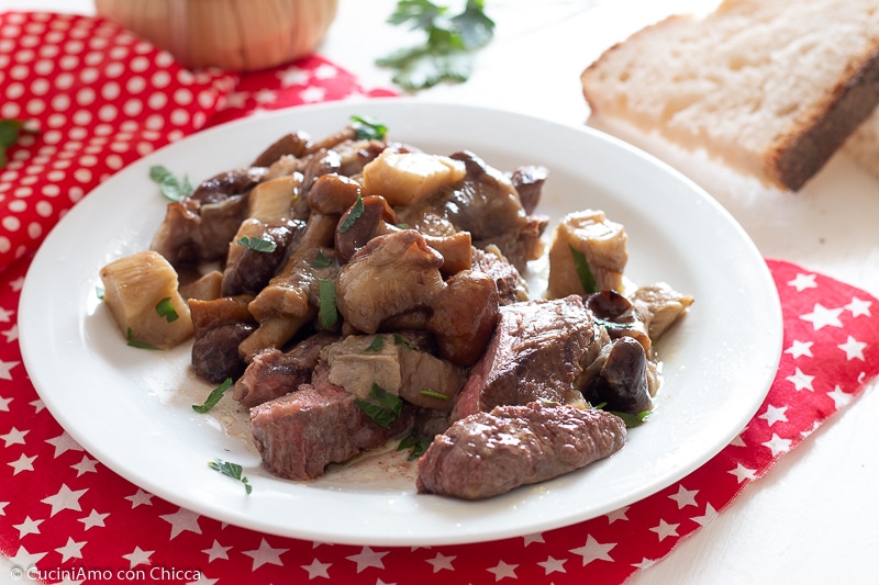 Sliced Steak with Mushrooms