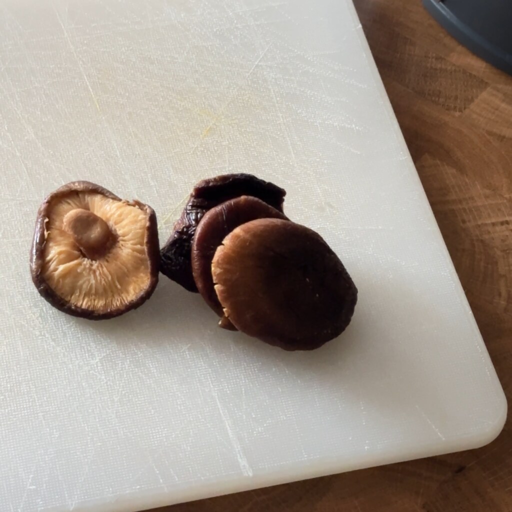 soaked and squeezed shiitake mushrooms