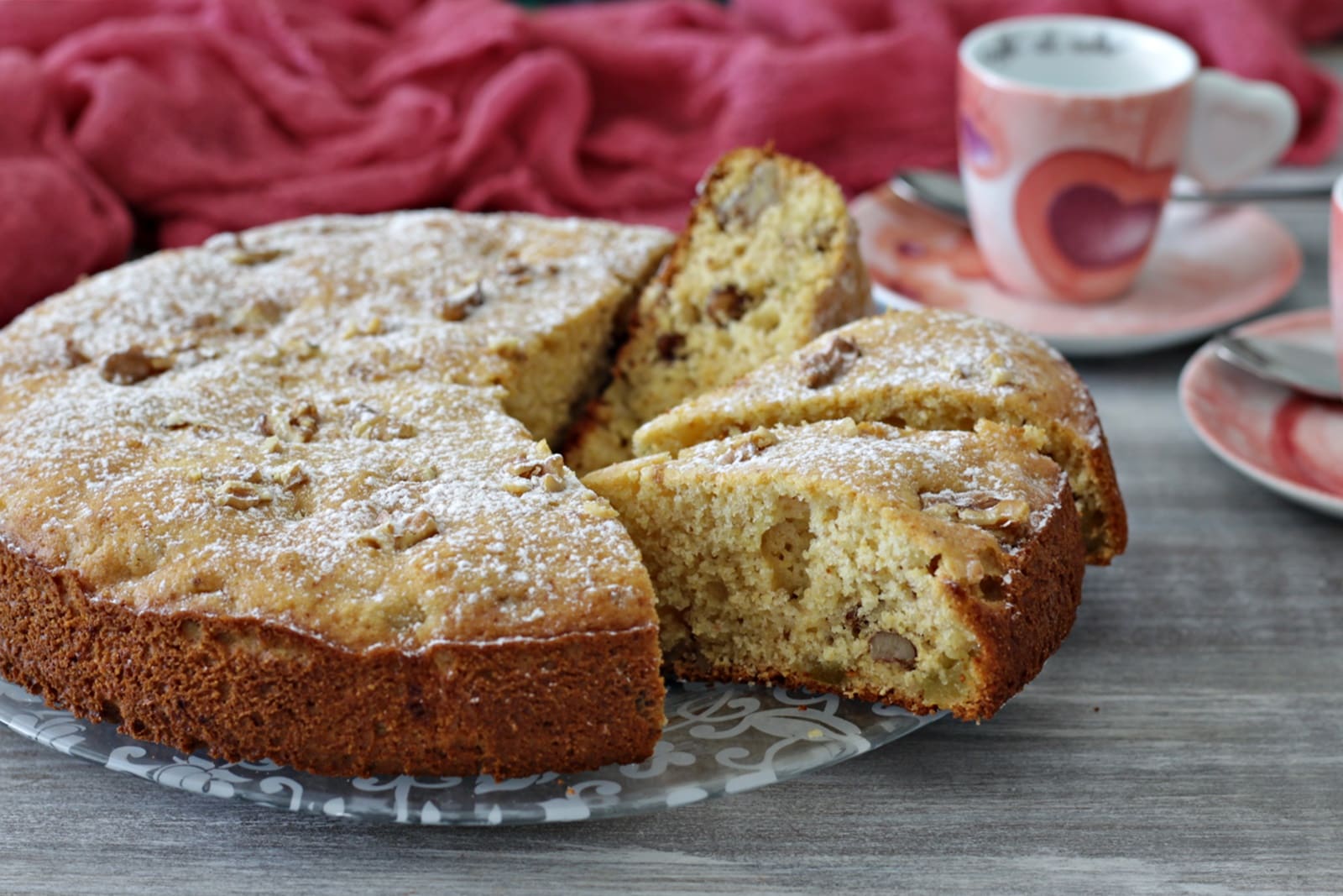 SOFT CAKE with figs and walnuts