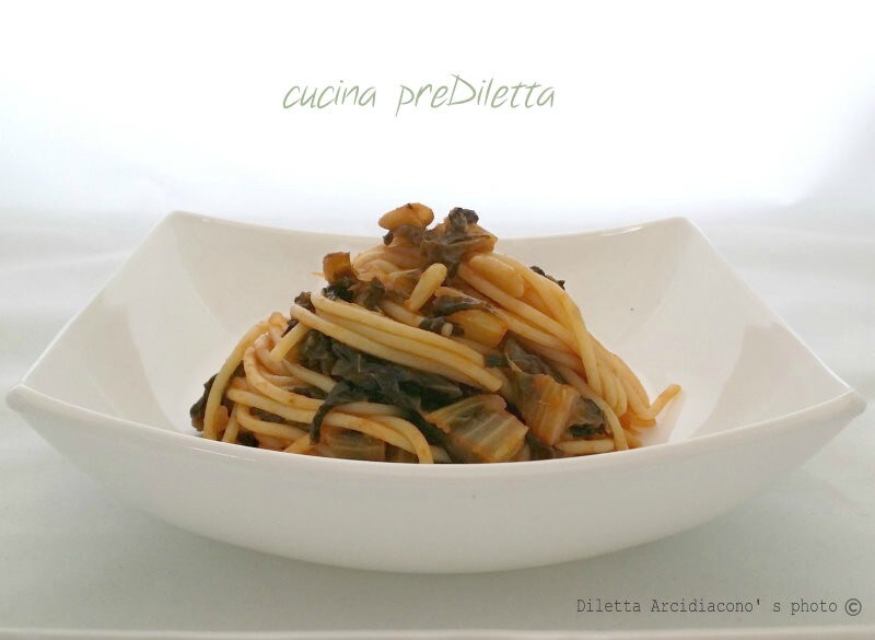 Spaghetti with Lettuce and Pine Nuts