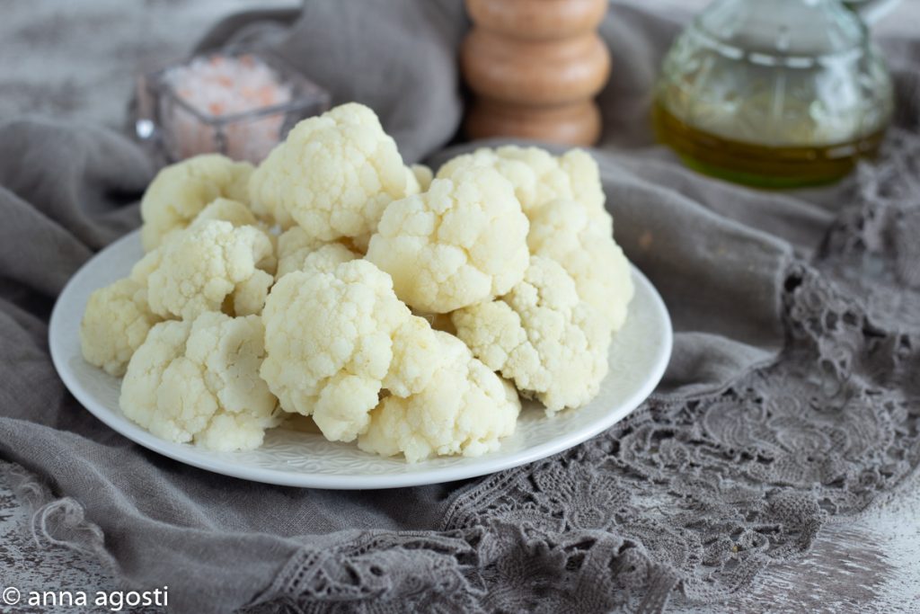 Steamed cauliflower in a very quick microwave