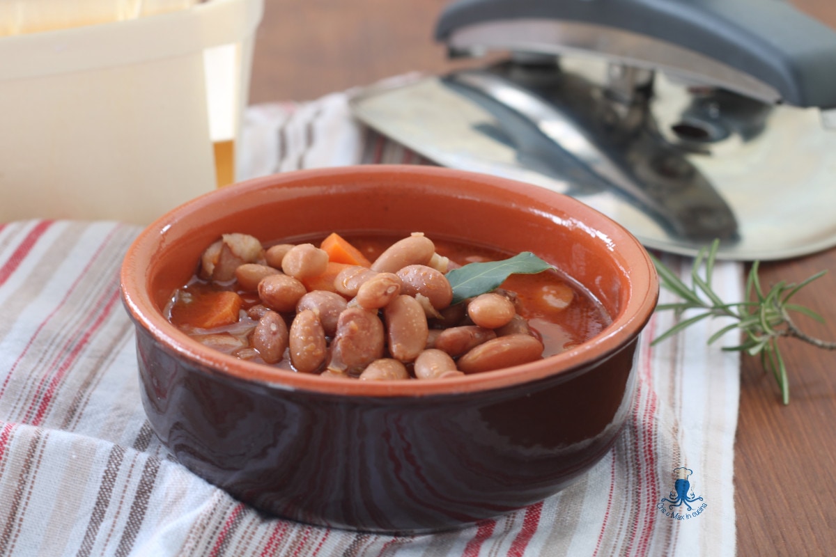 Stewed Beans in a Pressure Cooker
