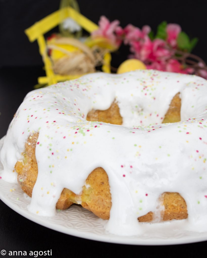 Stuffed Donut with Custard and Glazed