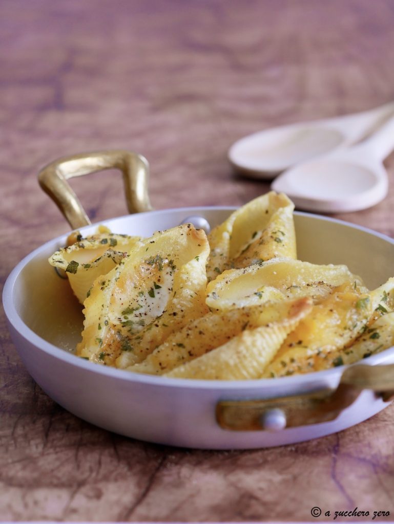 Stuffed conchiglioni with ricotta and pumpkin without bechamel