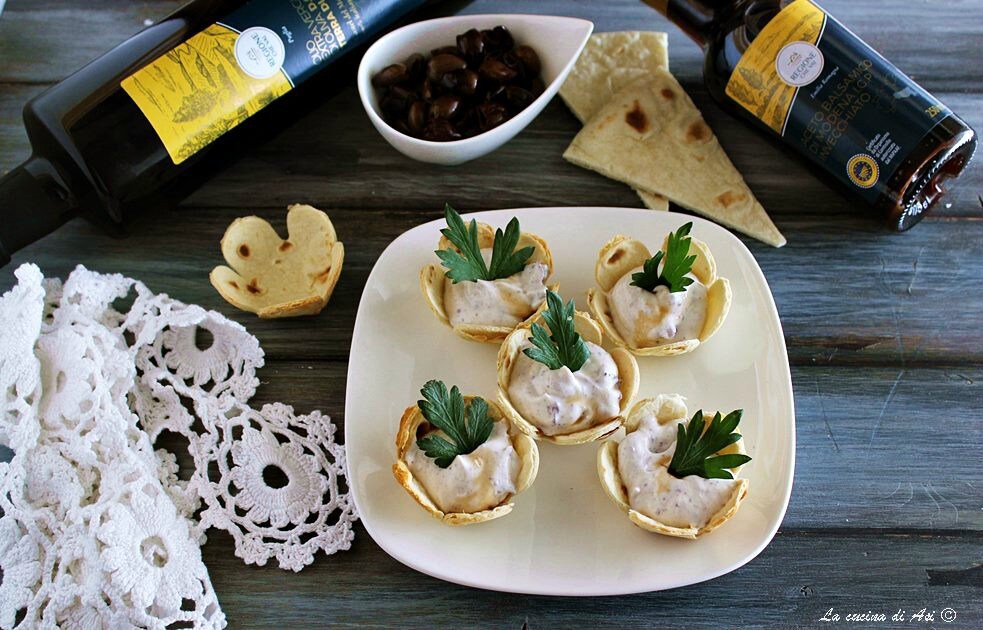 Stuffed piadina flowers