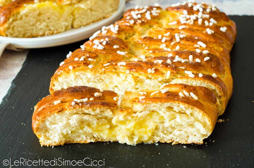 Sweet braid with lemon cream, soft and delicious!