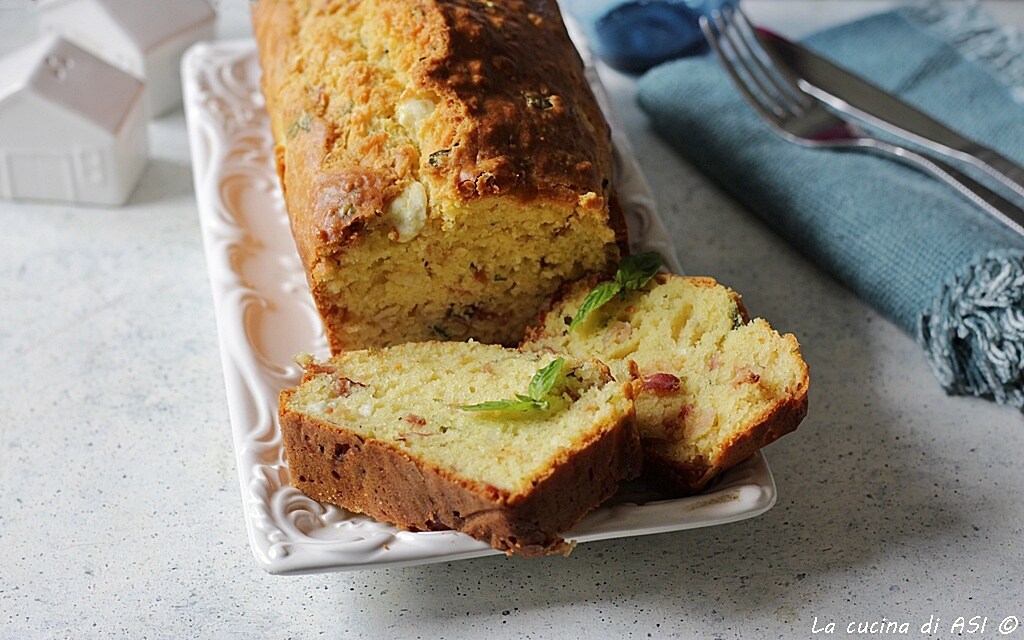 Savory Cake with Feta, Basil, and Speck – Tasty Recipe for Buffets and Picnics