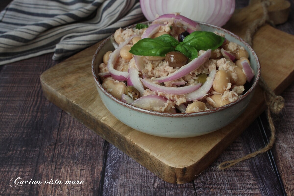 Tuna with Beans and Breme Onion